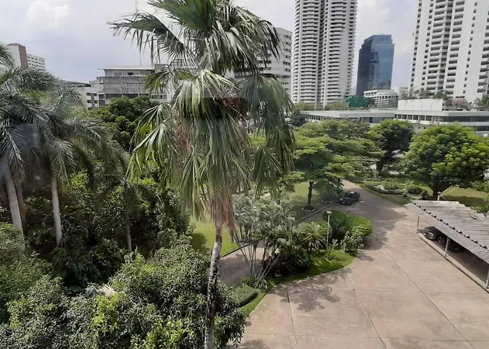 Plaza Nana Hotel