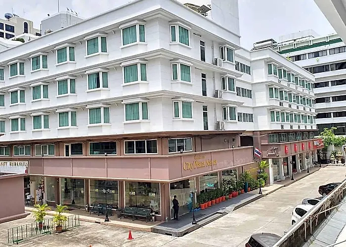 Plaza Nana Hotel 4*
